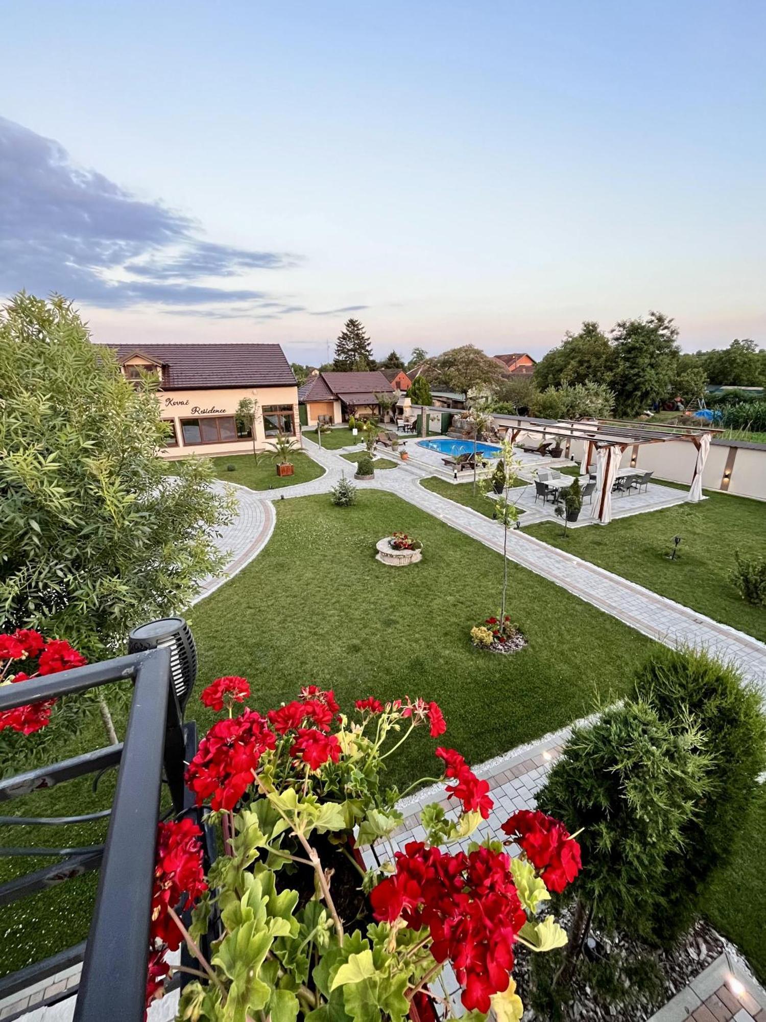 Kovac Residence Zrenjanin Luaran gambar